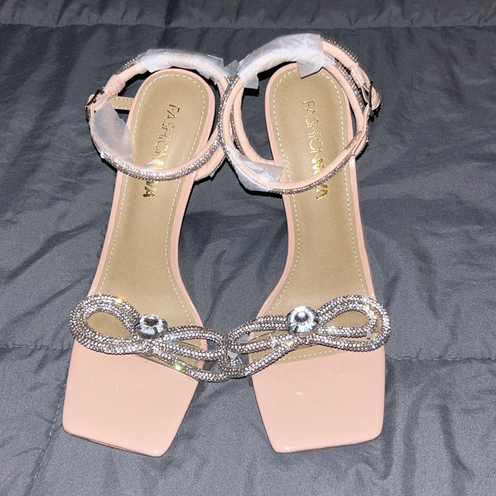 BOW HEELS